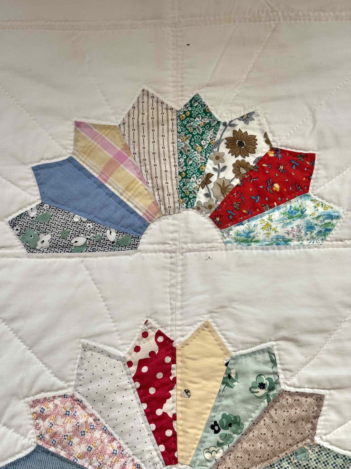 Vintage Quilt Scrappy Dresden Plate Variation