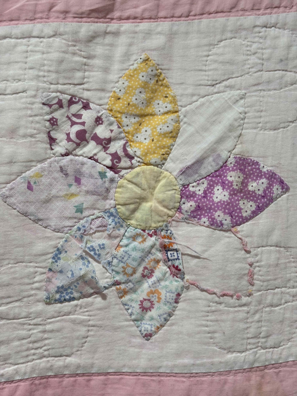 **SOLD Vintage Quilt Friendship Dahlia Variation SOLD**