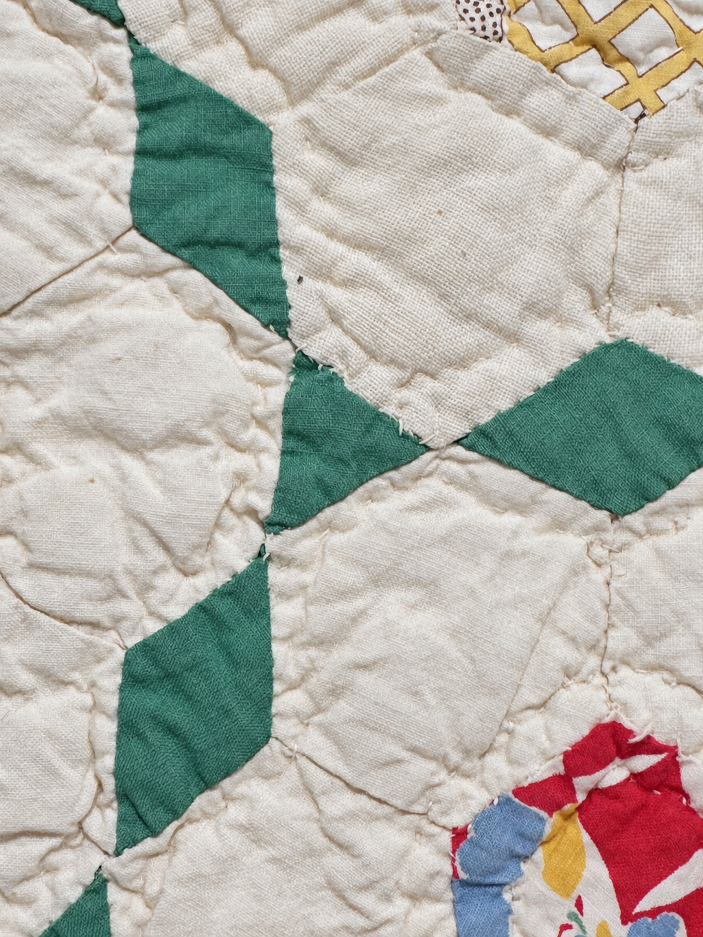 **SOLD Vintage Quilt Grandmother's Flower Garden with Green Lattice SOLD**