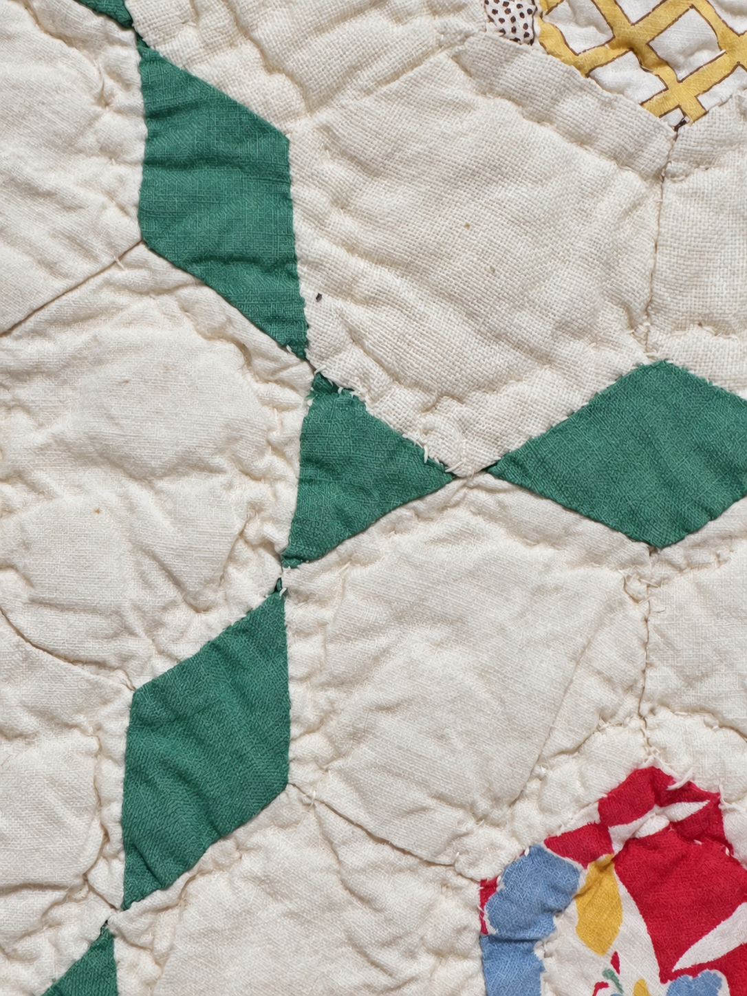 **SOLD Vintage Quilt Grandmother's Flower Garden with Green Lattice SOLD**