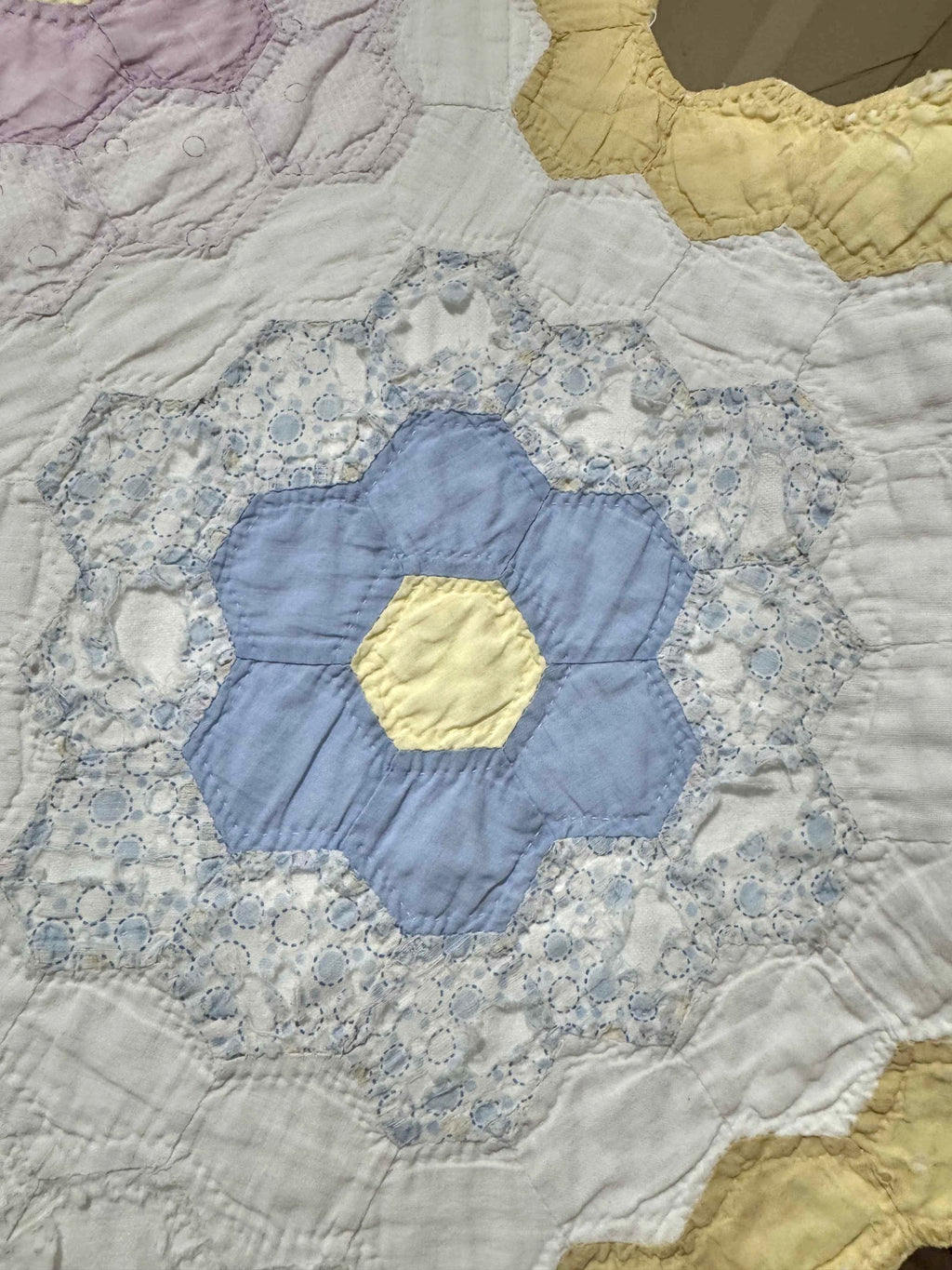 **SOLD Vintage Quilt Grandmother's Flower Garden SOLD**