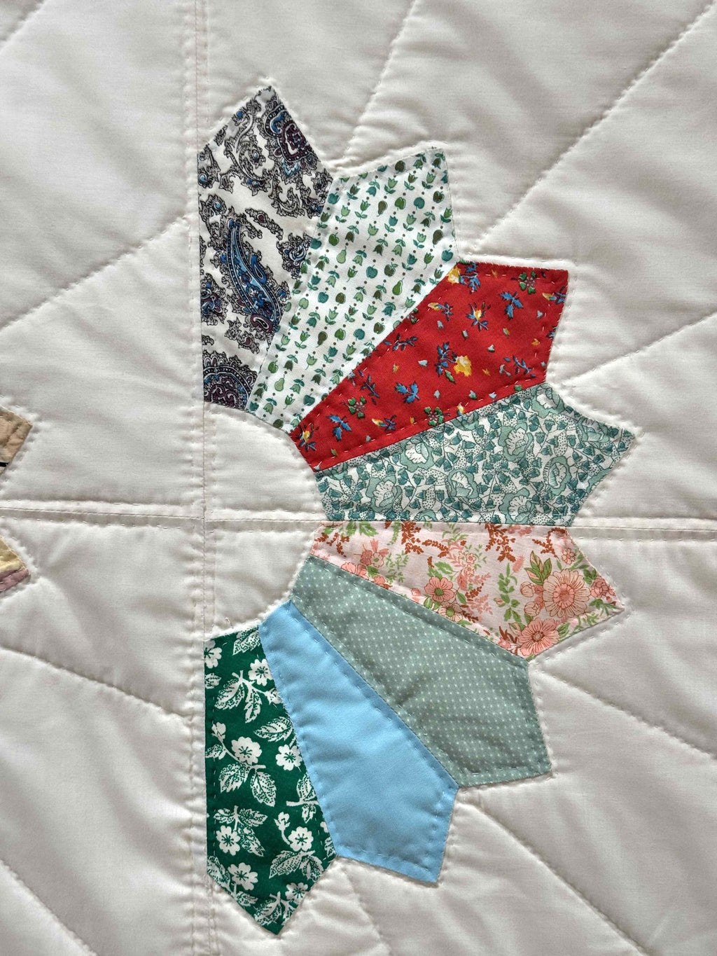 Vintage Quilt Scrappy Dresden Plate Variation