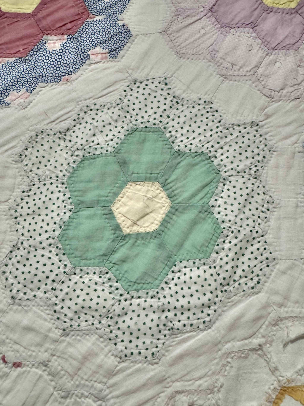 **SOLD Vintage Quilt Grandmother's Flower Garden SOLD**