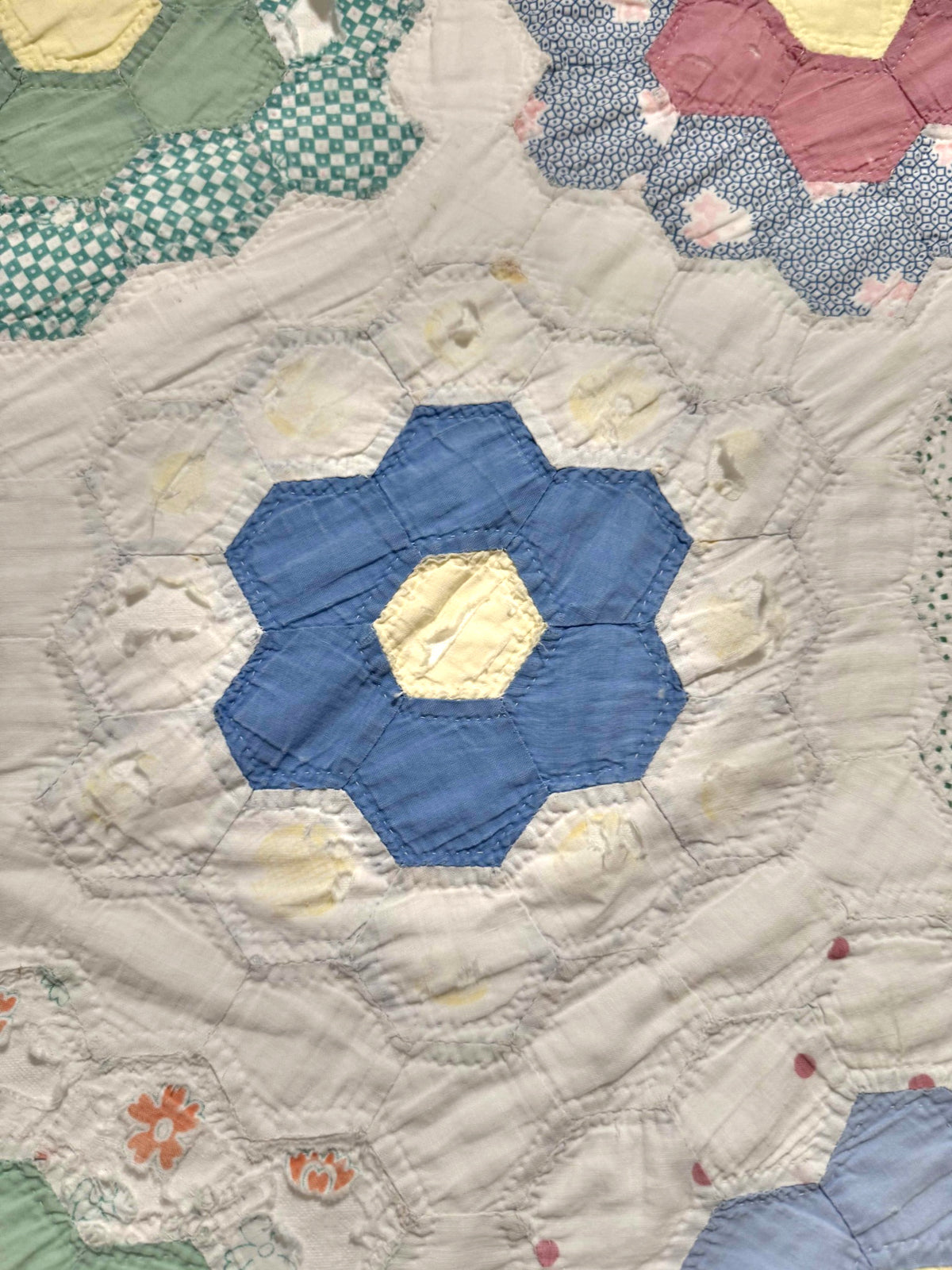 **SOLD Vintage Quilt Grandmother's Flower Garden SOLD**