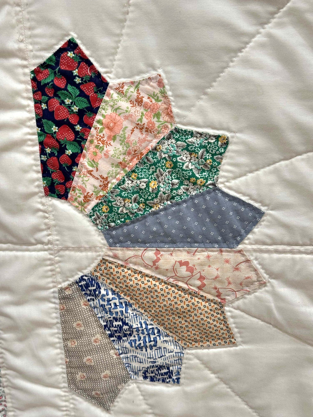 Vintage Quilt Scrappy Dresden Plate Variation