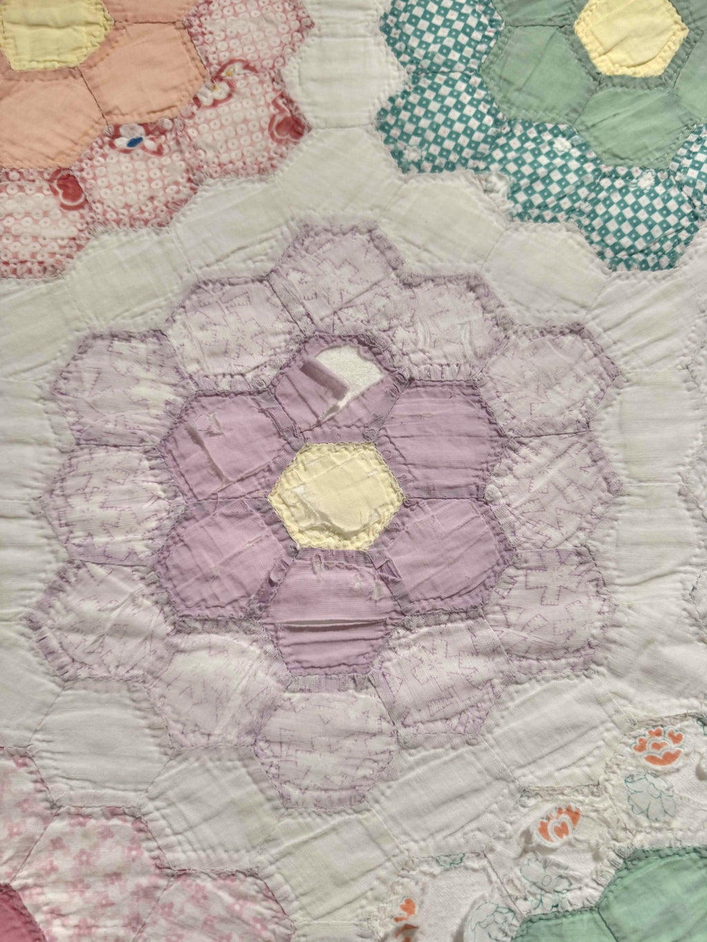**SOLD Vintage Quilt Grandmother's Flower Garden SOLD**