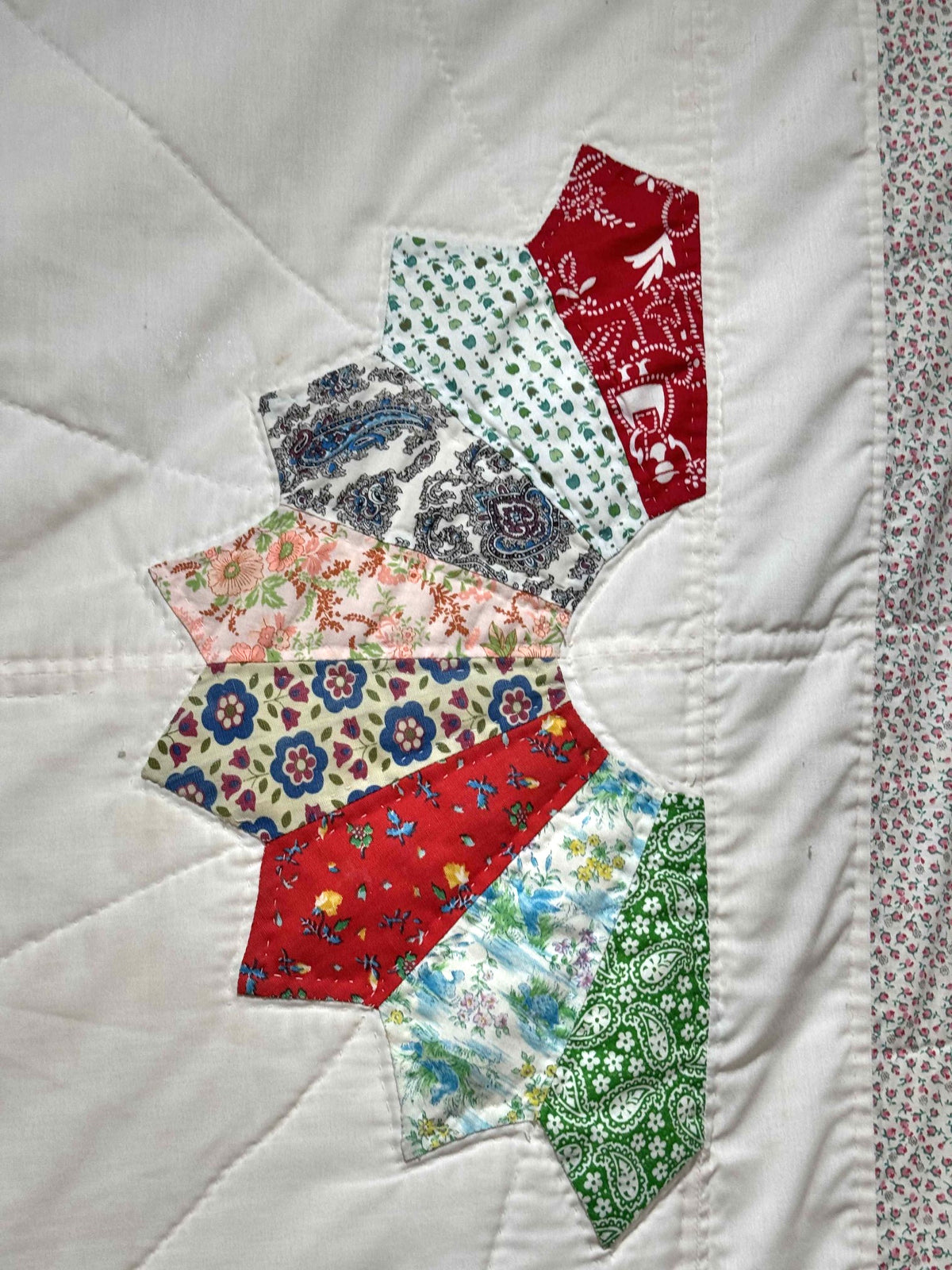Vintage Quilt Scrappy Dresden Plate Variation