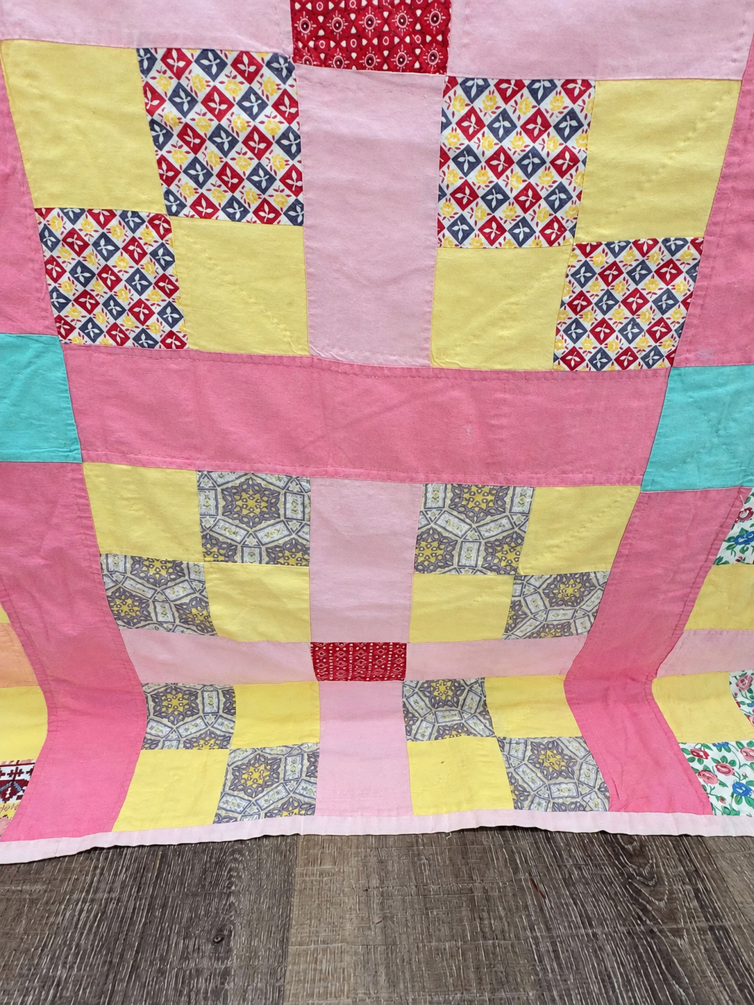 Vintage Quilt Country Lane
