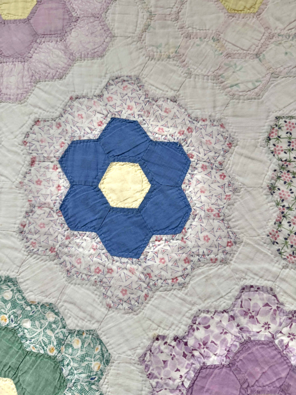 **SOLD Vintage Quilt Grandmother's Flower Garden SOLD**