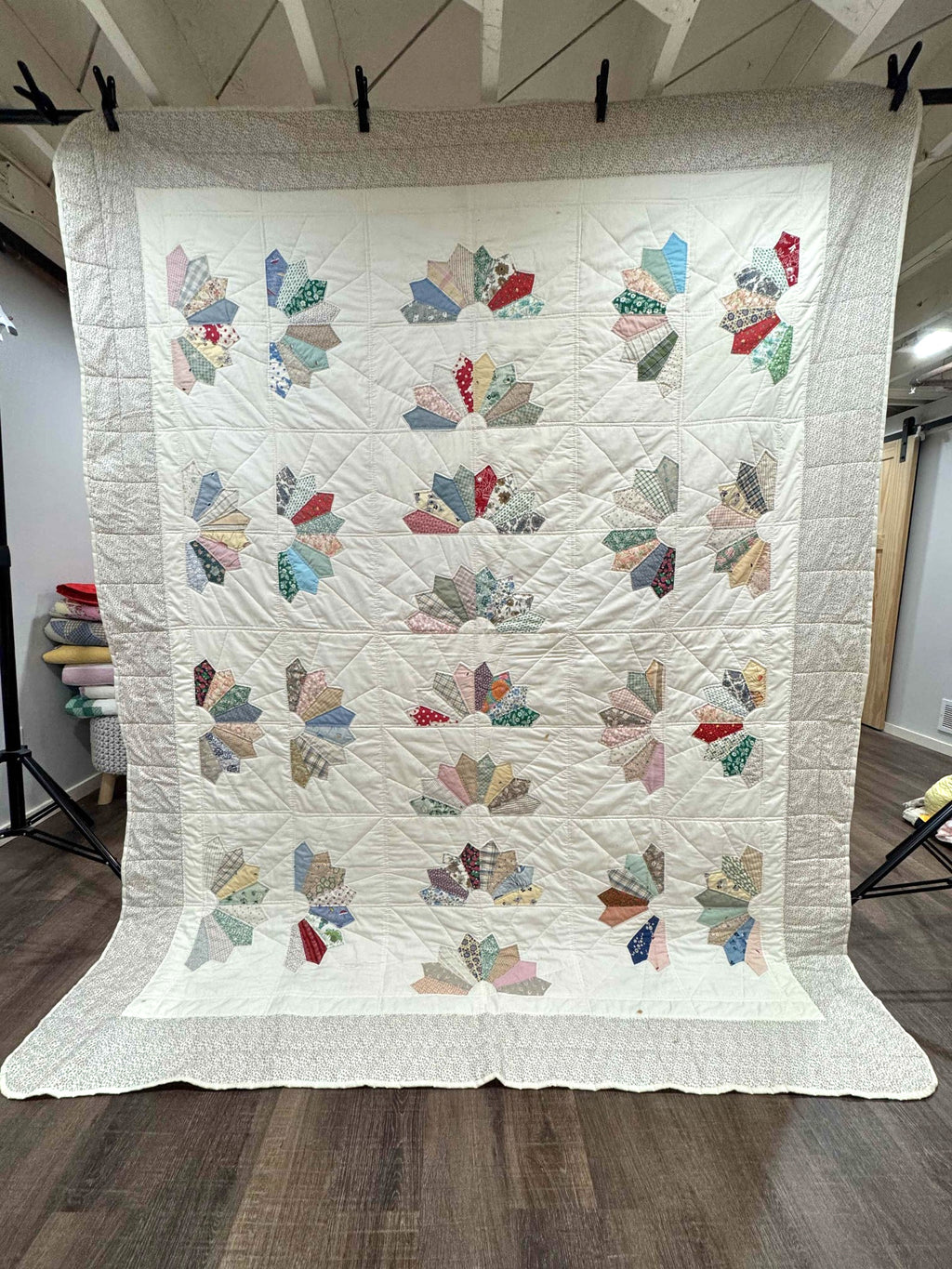 Vintage Quilt Scrappy Dresden Plate Variation