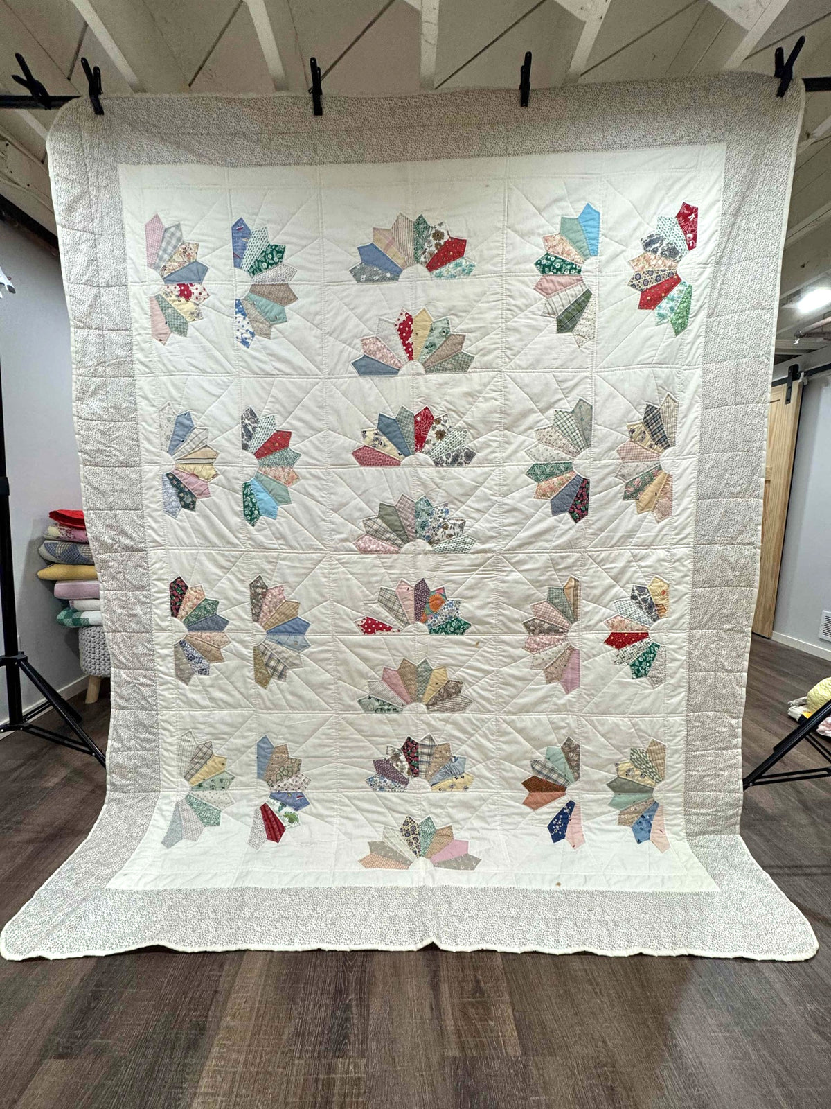 Vintage Quilt Scrappy Dresden Plate Variation