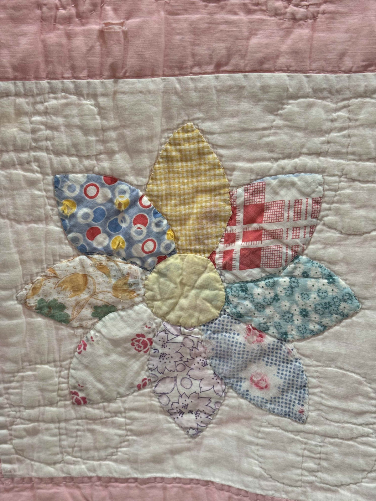 **SOLD Vintage Quilt Friendship Dahlia Variation SOLD**