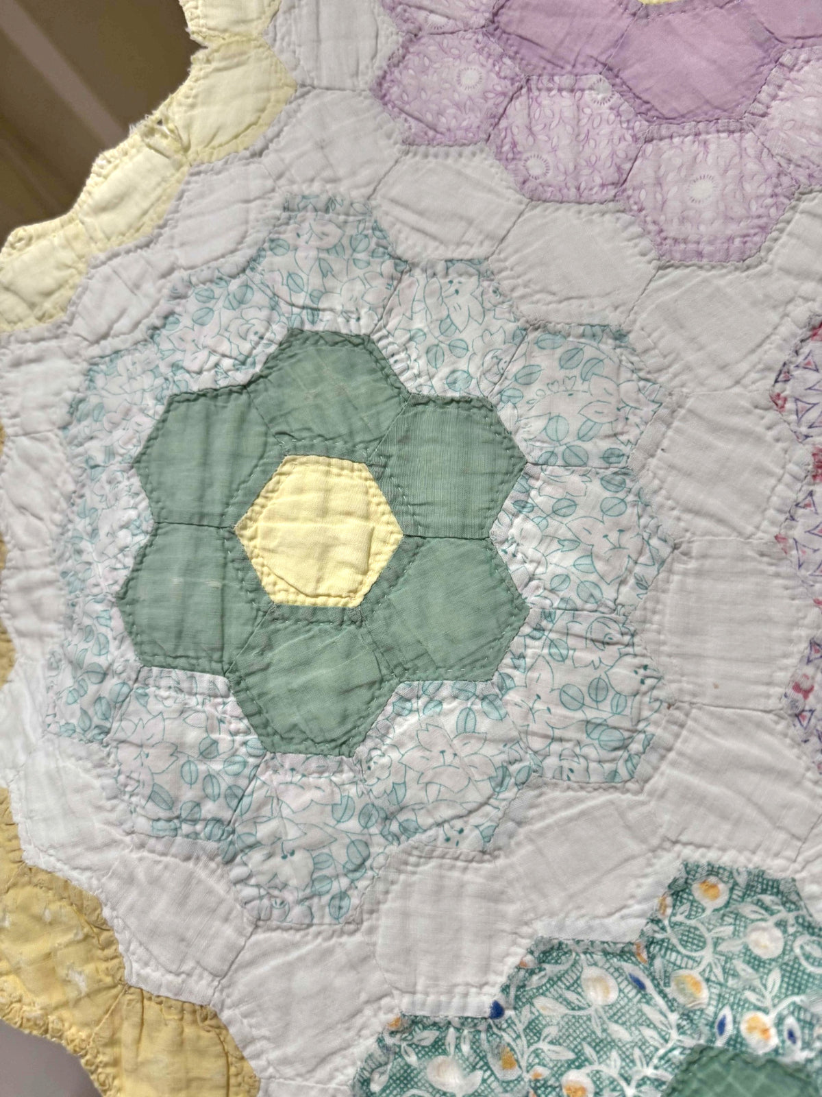 **SOLD Vintage Quilt Grandmother's Flower Garden SOLD**