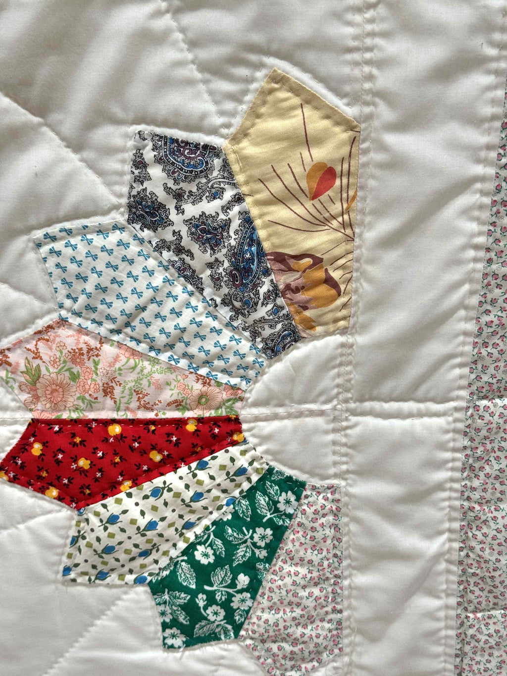 Vintage Quilt Scrappy Dresden Plate Variation