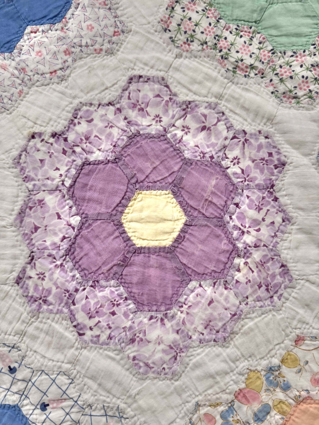 **SOLD Vintage Quilt Grandmother's Flower Garden SOLD**