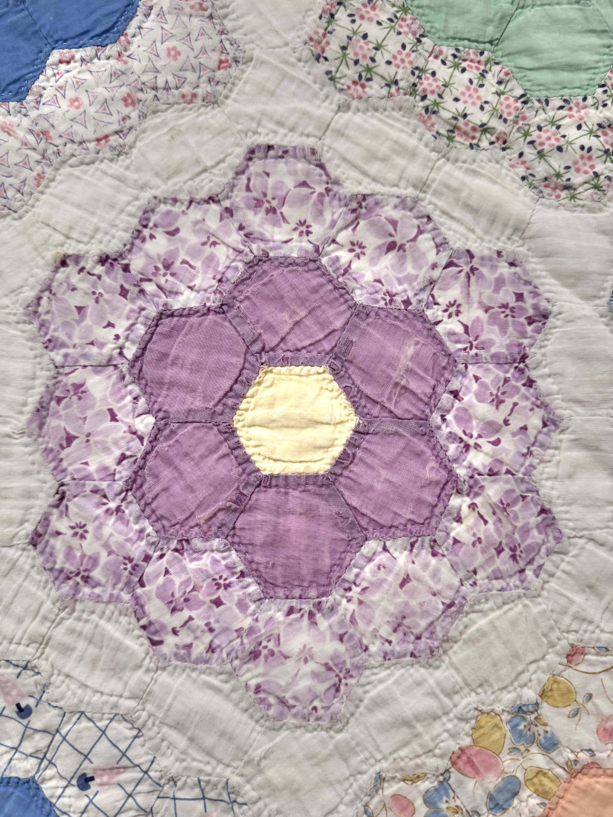 **SOLD Vintage Quilt Grandmother's Flower Garden SOLD**