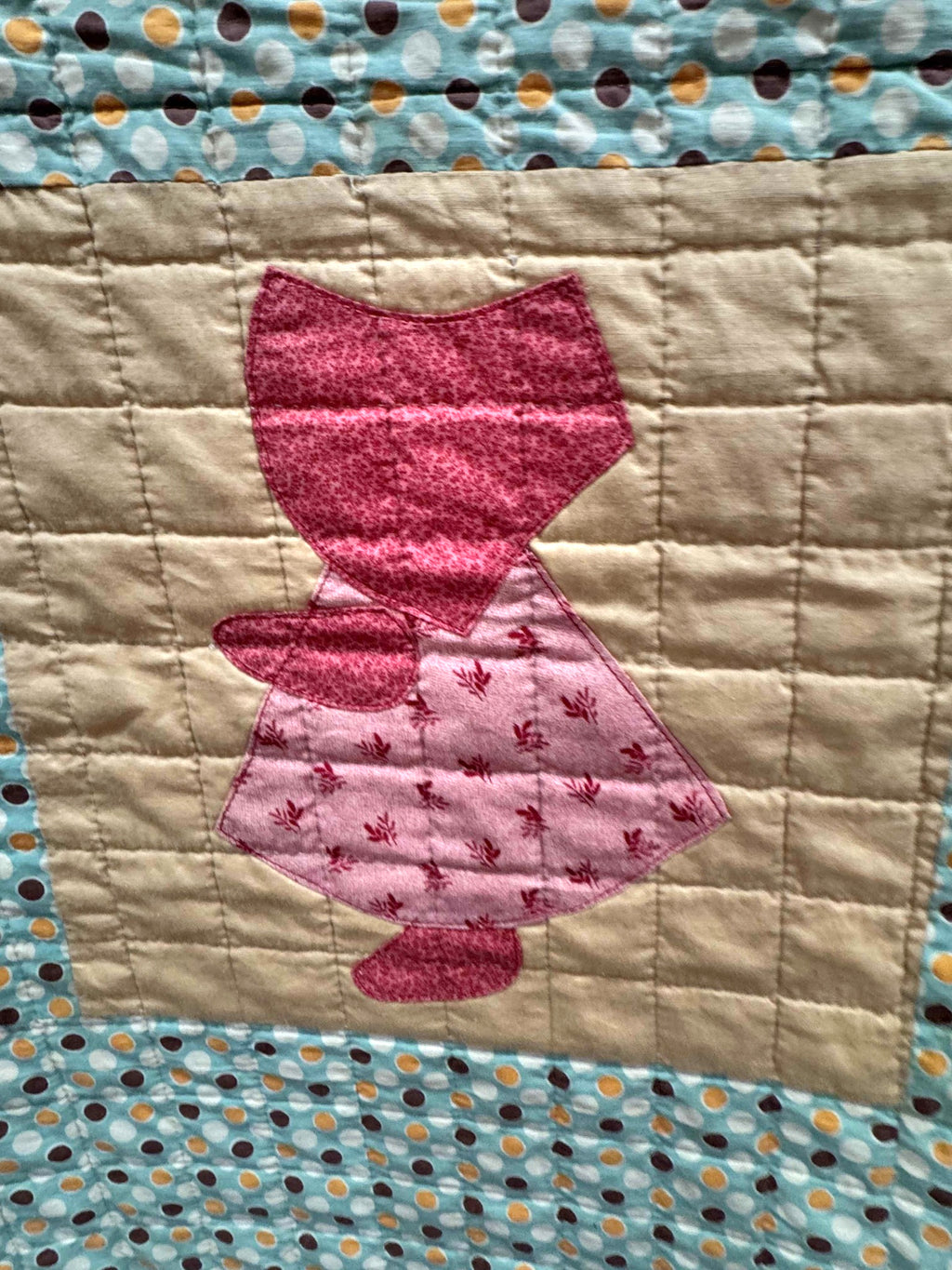 **SOLD Vintage Quilt Sunbonnet Sue with Polka Dots SOLD**