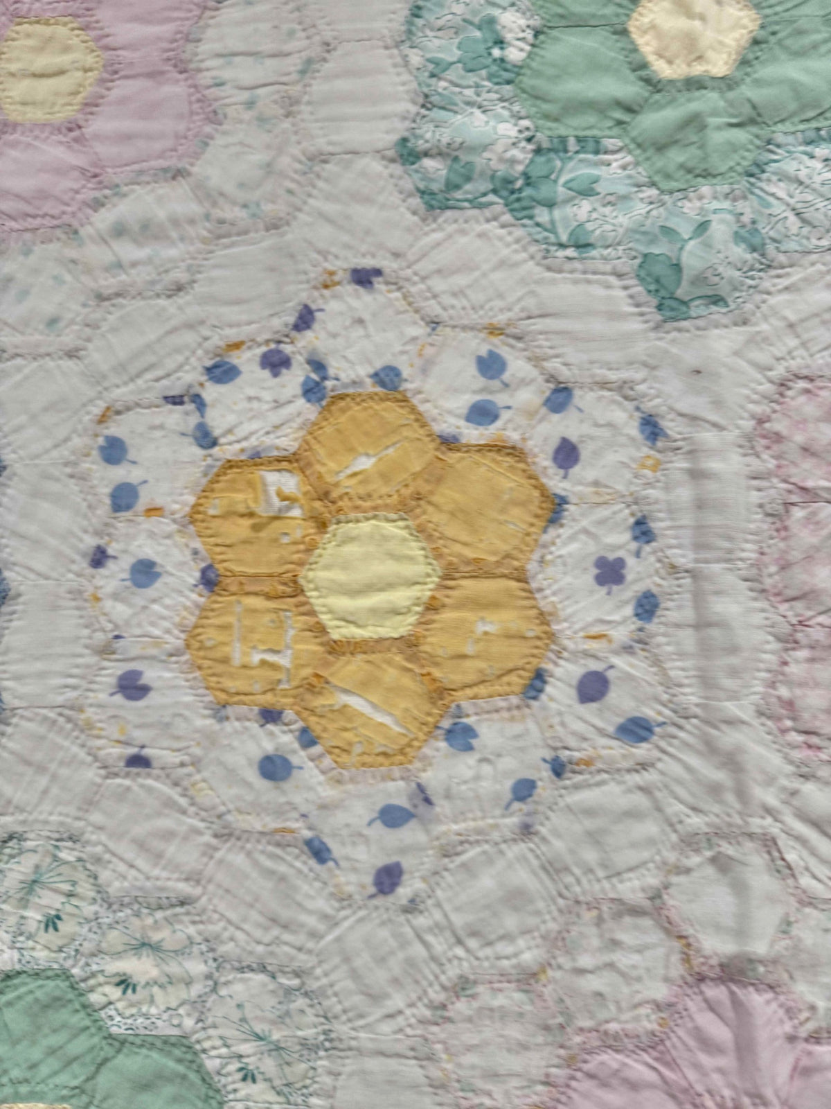 **SOLD Vintage Quilt Grandmother's Flower Garden SOLD**