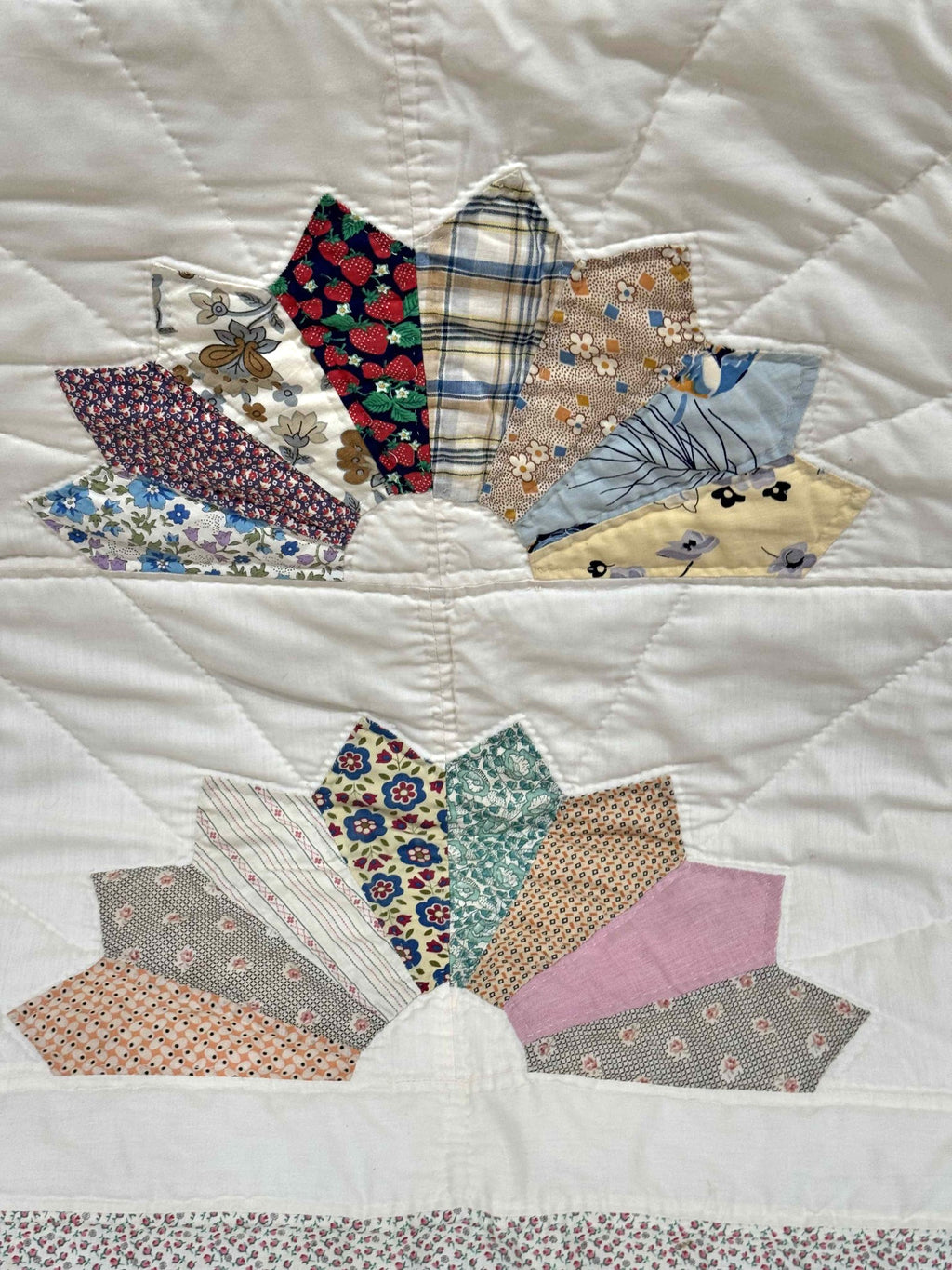 Vintage Quilt Scrappy Dresden Plate Variation