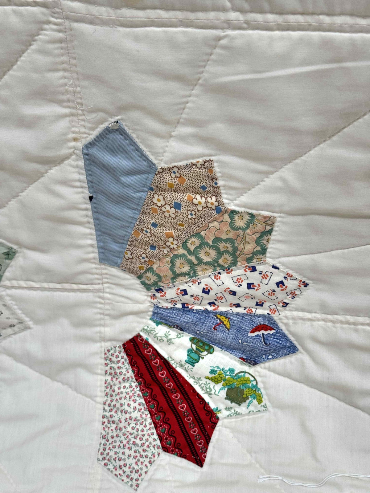 Vintage Quilt Scrappy Dresden Plate Variation