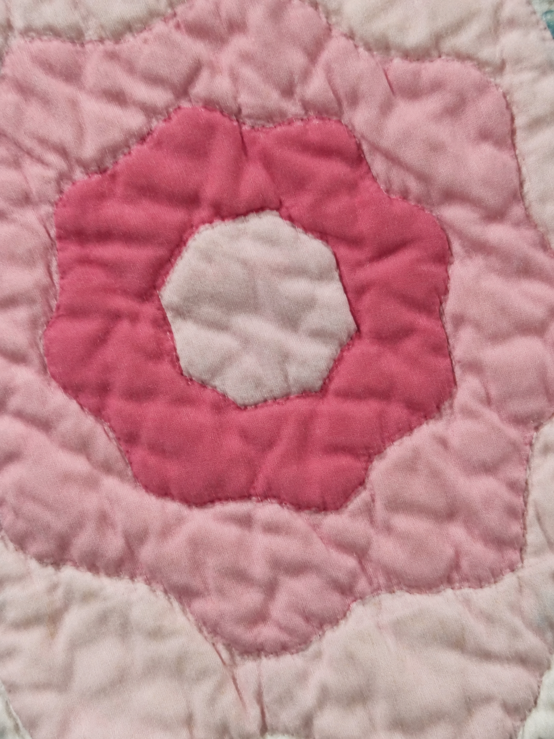 Vintage Quilt Mountain Rose Quilt Kit