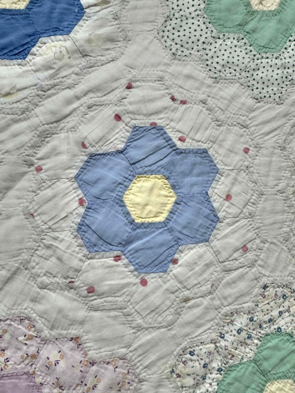 **SOLD Vintage Quilt Grandmother's Flower Garden SOLD**