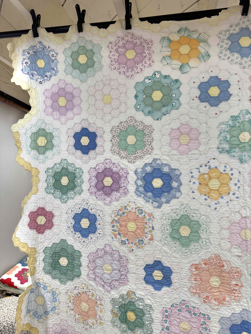 **SOLD Vintage Quilt Grandmother's Flower Garden SOLD**