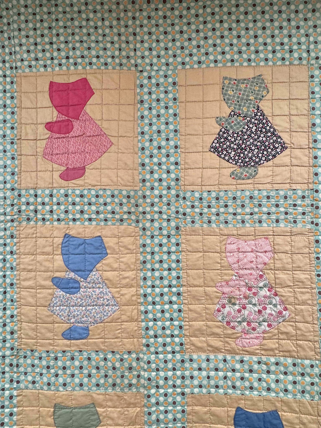 **SOLD Vintage Quilt Sunbonnet Sue with Polka Dots SOLD**