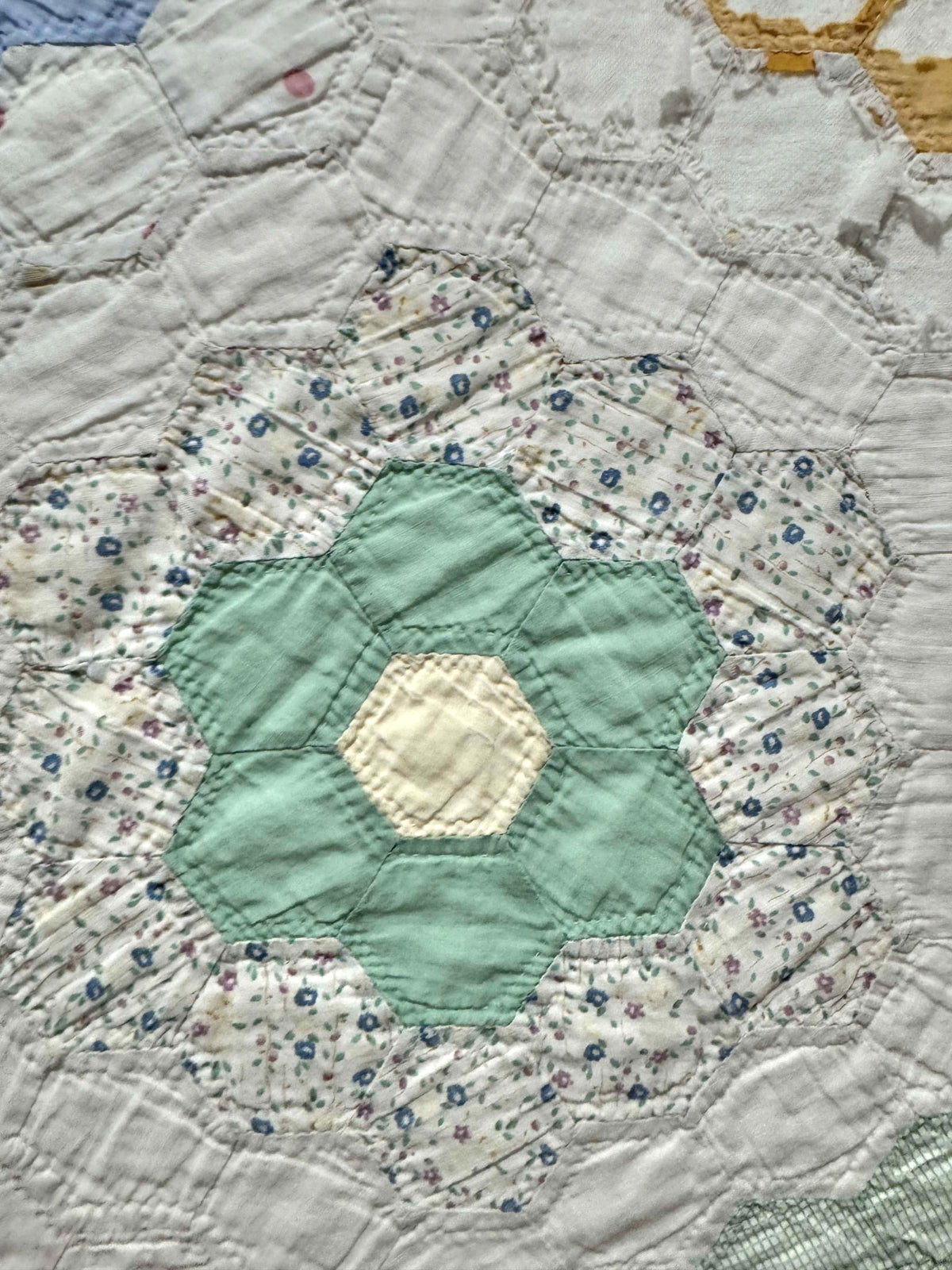 **SOLD Vintage Quilt Grandmother's Flower Garden SOLD**