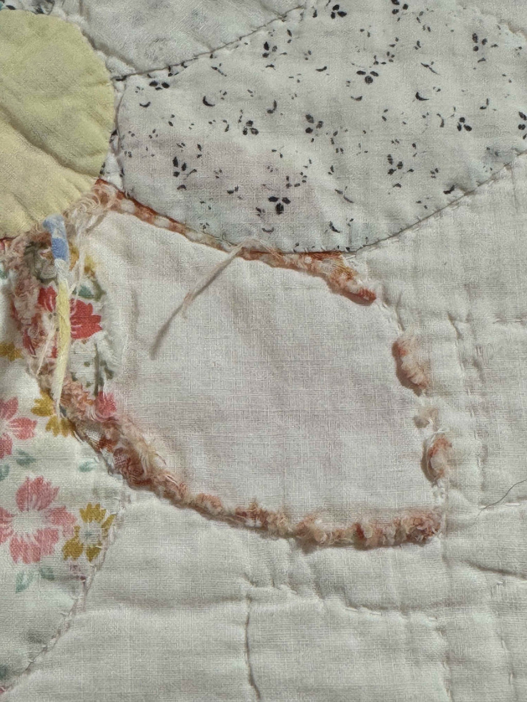 **SOLD Vintage Quilt Friendship Dahlia Variation SOLD**