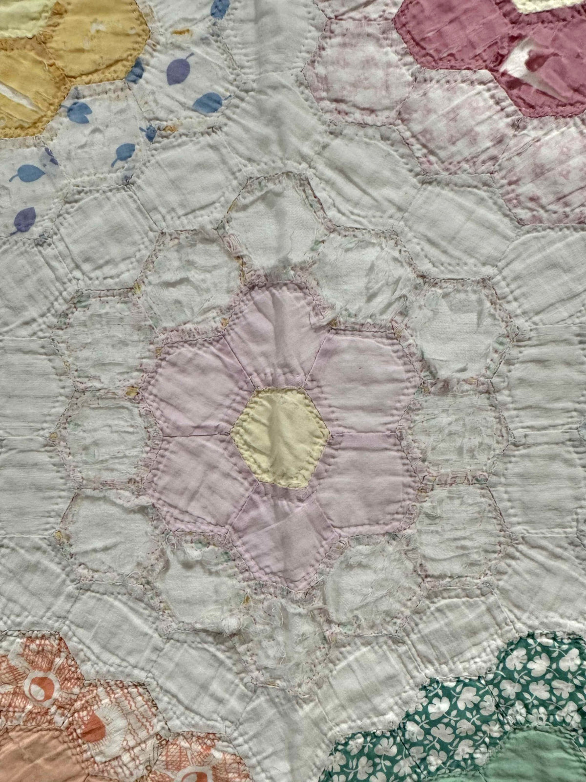 **SOLD Vintage Quilt Grandmother's Flower Garden SOLD**