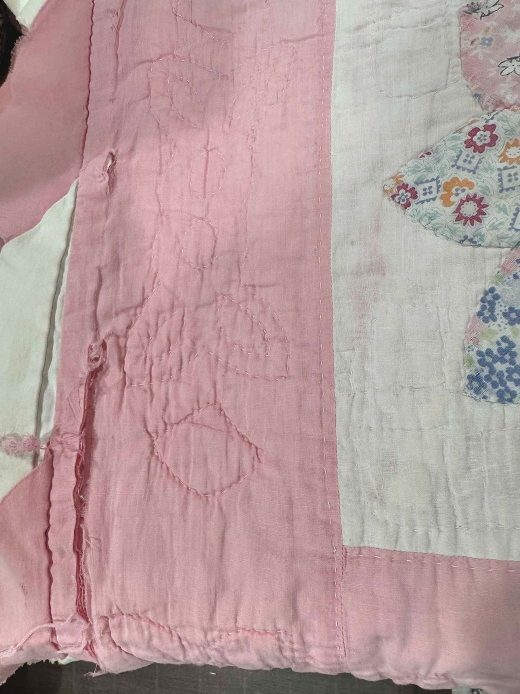 **SOLD Vintage Quilt Friendship Dahlia Variation SOLD**