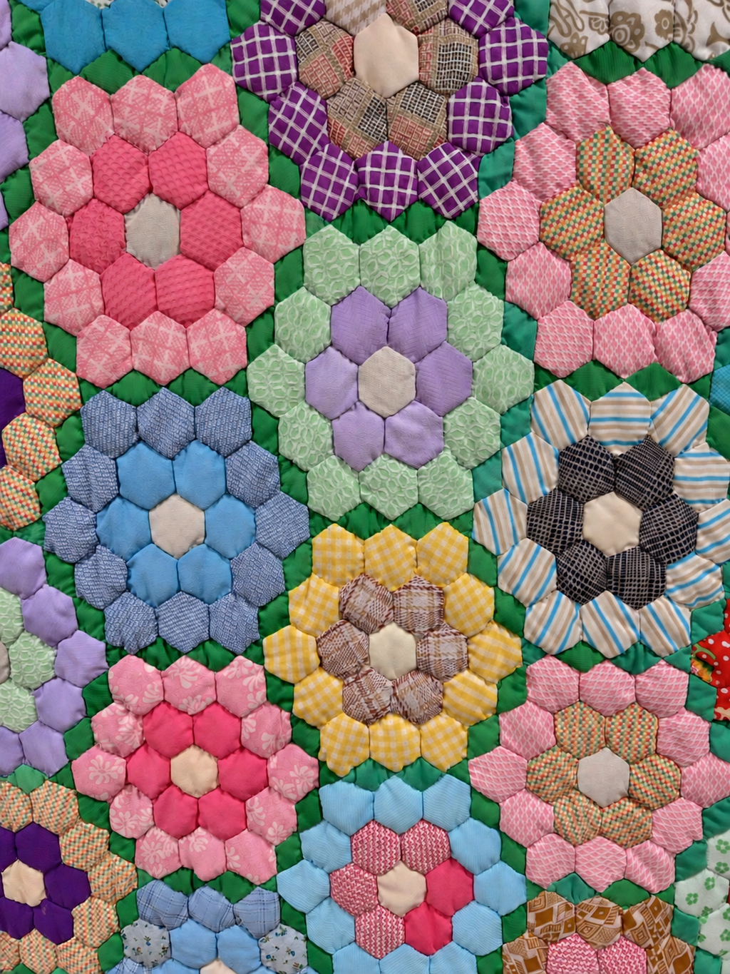 Vintage Quilt Polyester Grandmother's Flower Garden