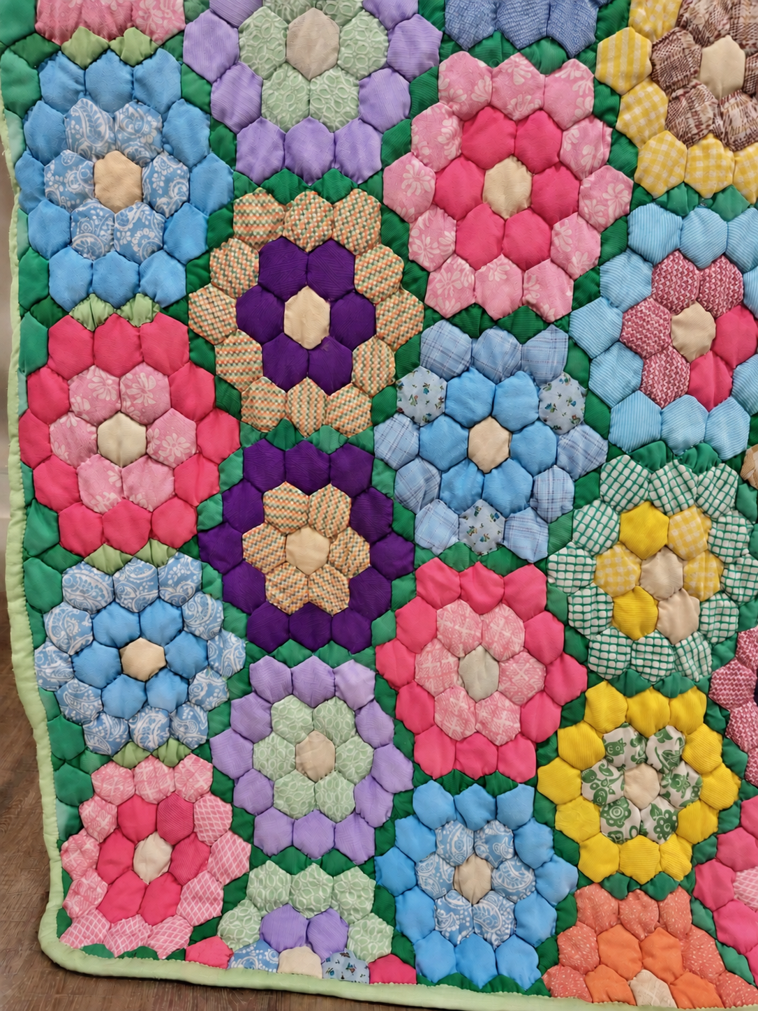 Vintage Quilt Polyester Grandmother's Flower Garden