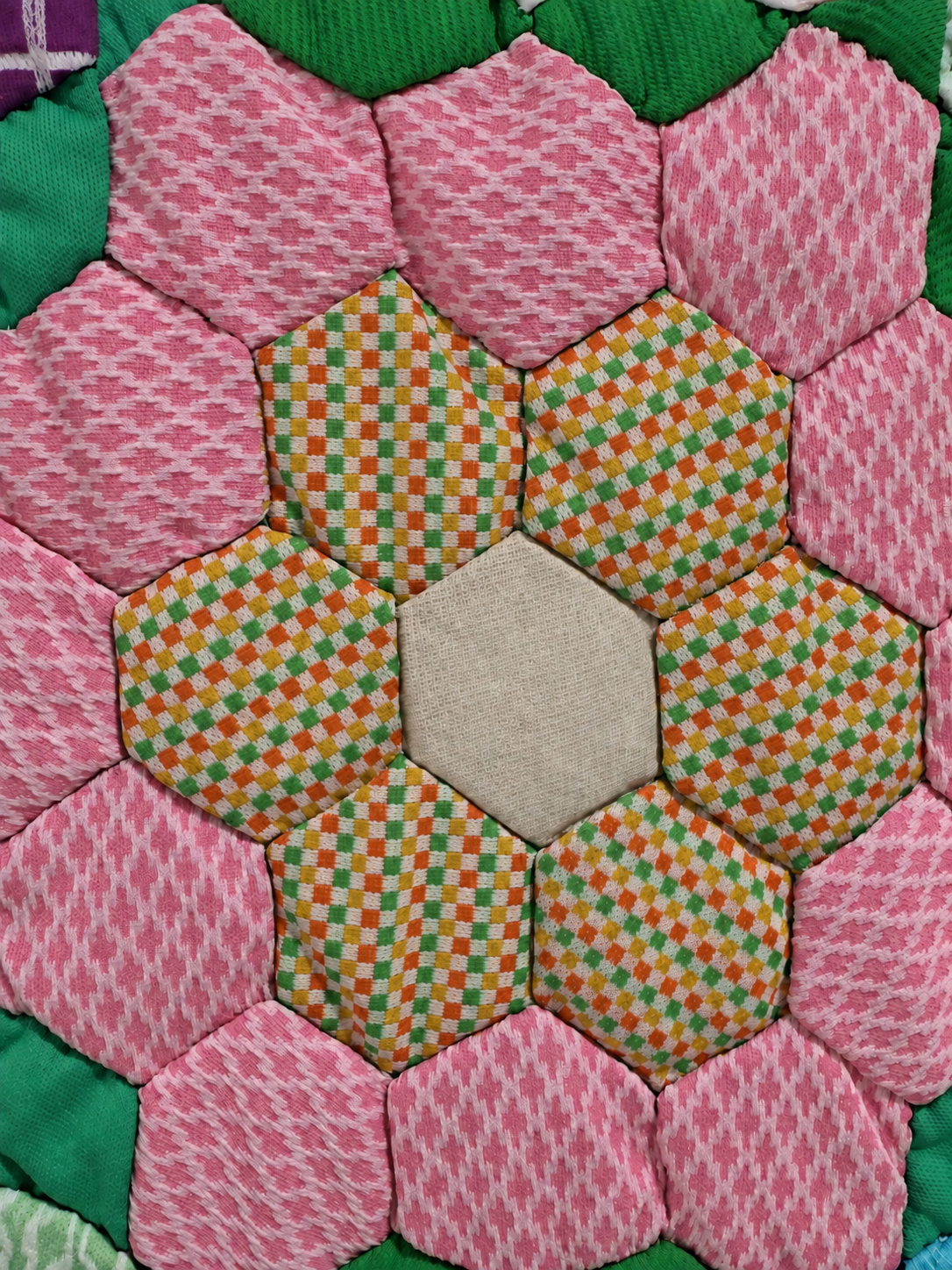 Vintage Quilt Polyester Grandmother's Flower Garden