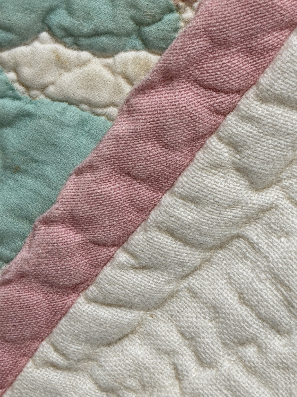 Vintage Quilt Mountain Rose Quilt Kit