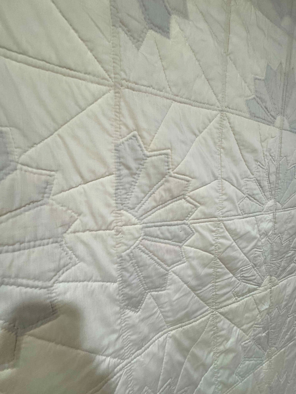 Vintage Quilt Scrappy Dresden Plate Variation