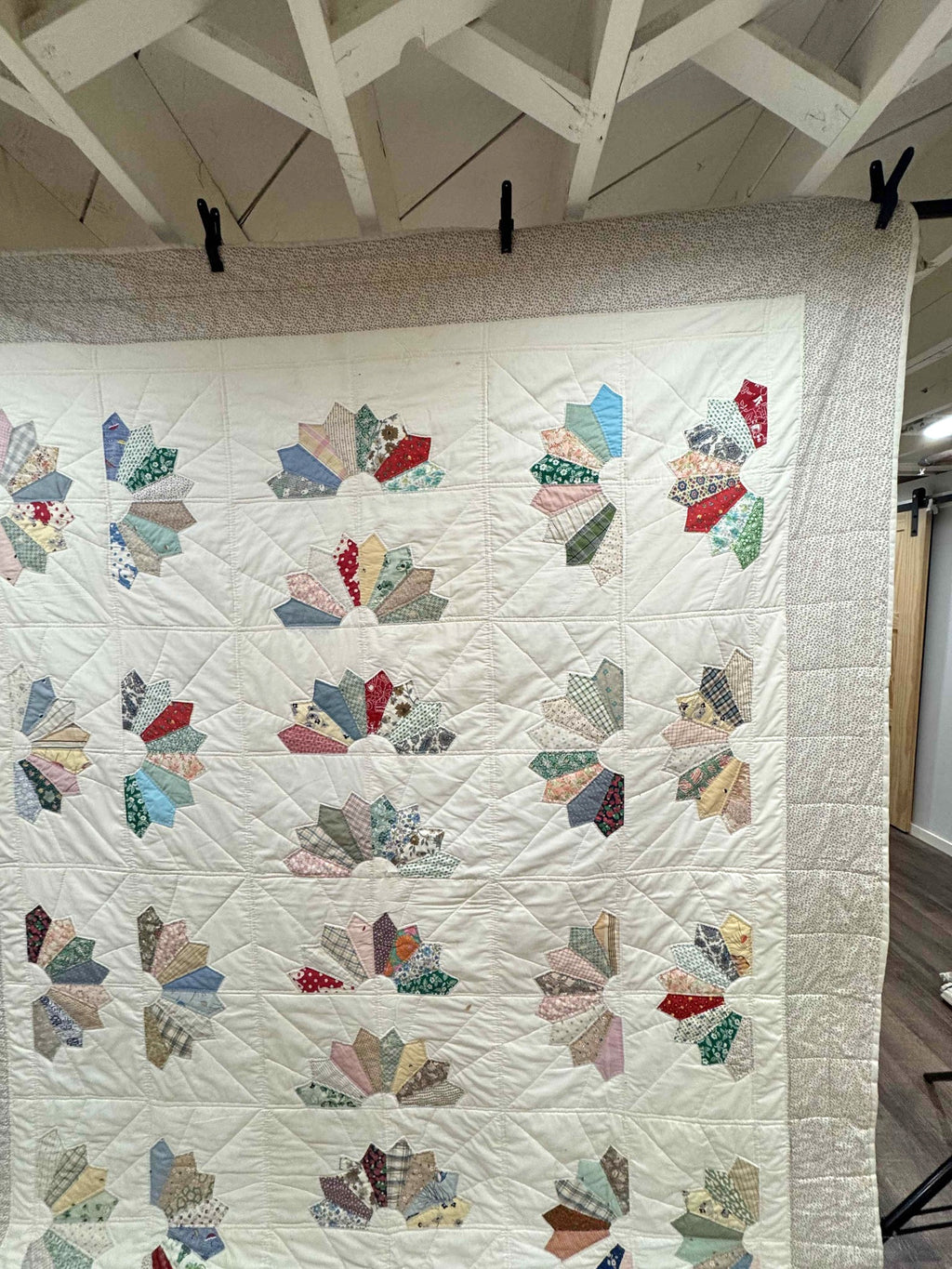 Vintage Quilt Scrappy Dresden Plate Variation