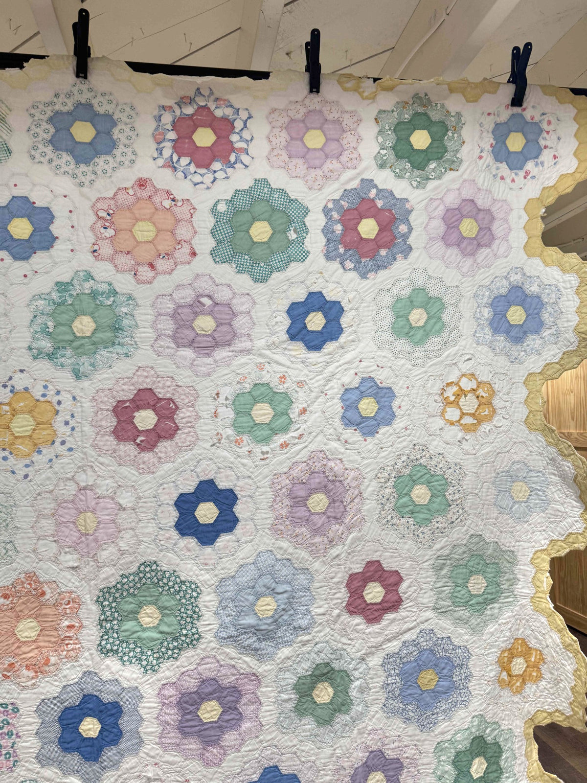 **SOLD Vintage Quilt Grandmother's Flower Garden SOLD**