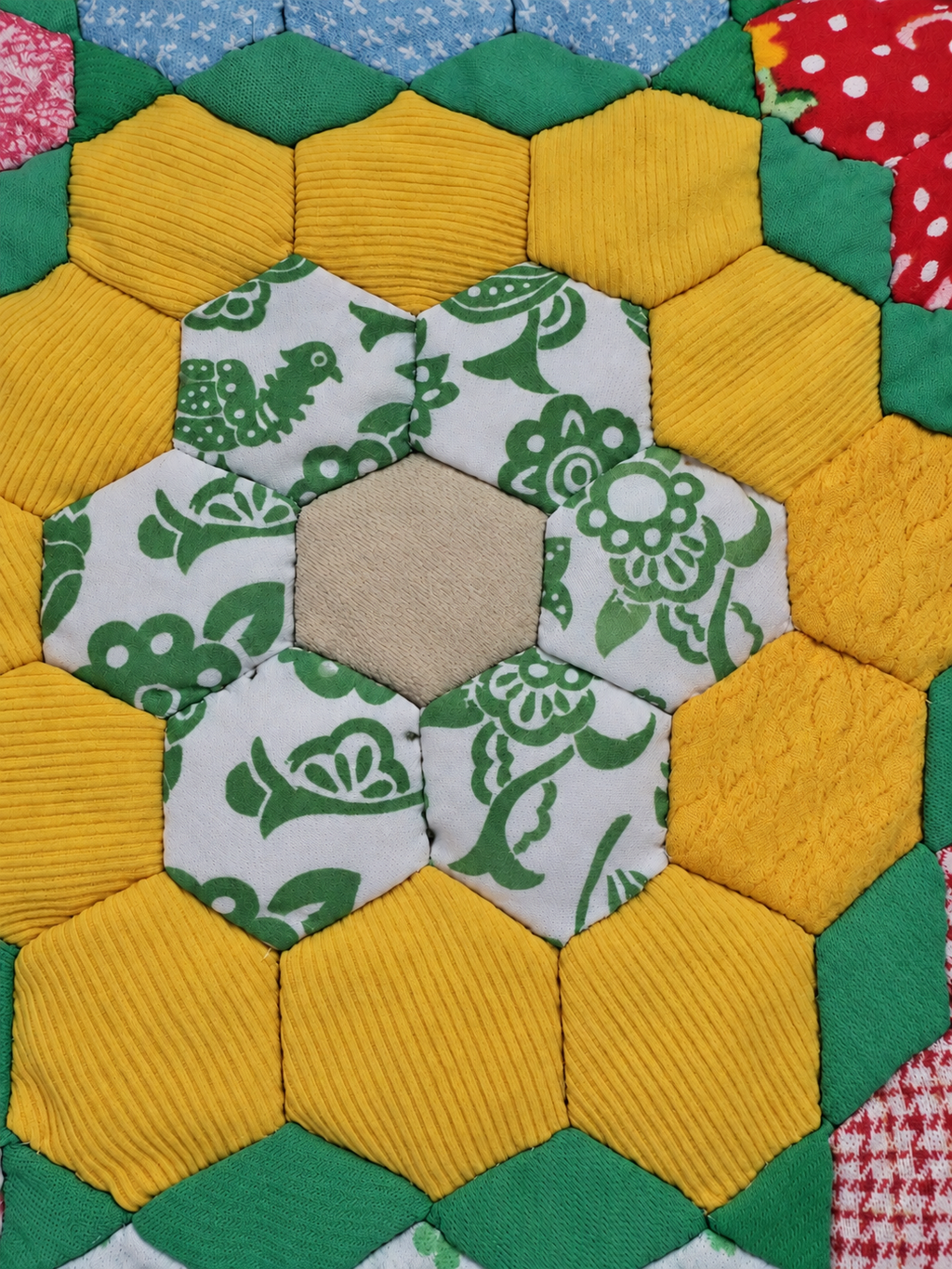Vintage Quilt Polyester Grandmother's Flower Garden