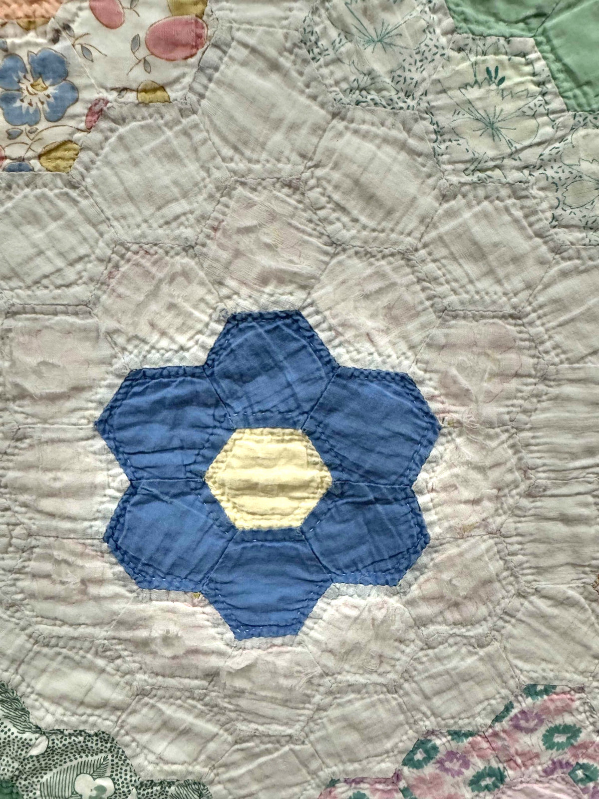 **SOLD Vintage Quilt Grandmother's Flower Garden SOLD**