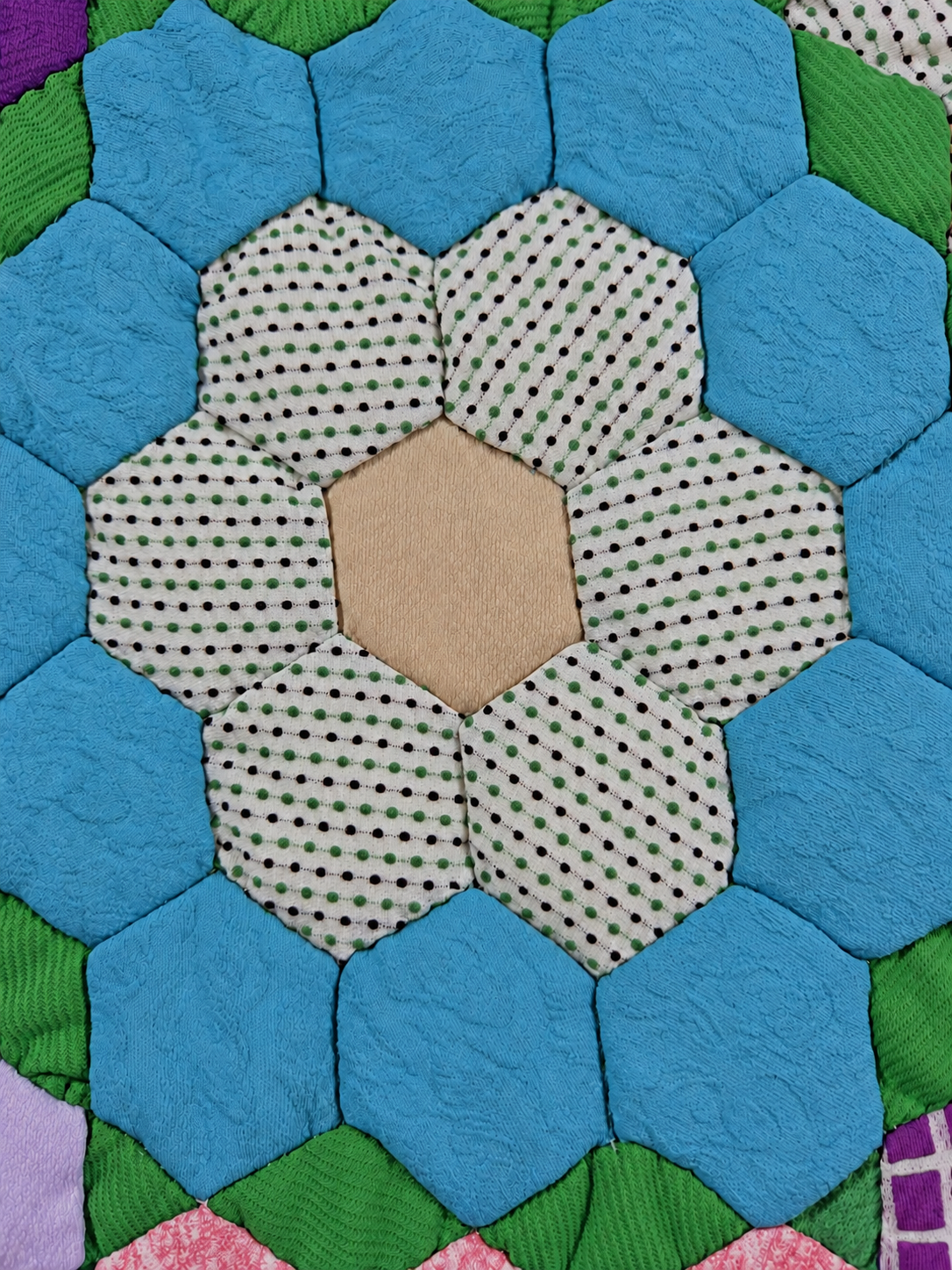 Vintage Quilt Polyester Grandmother's Flower Garden
