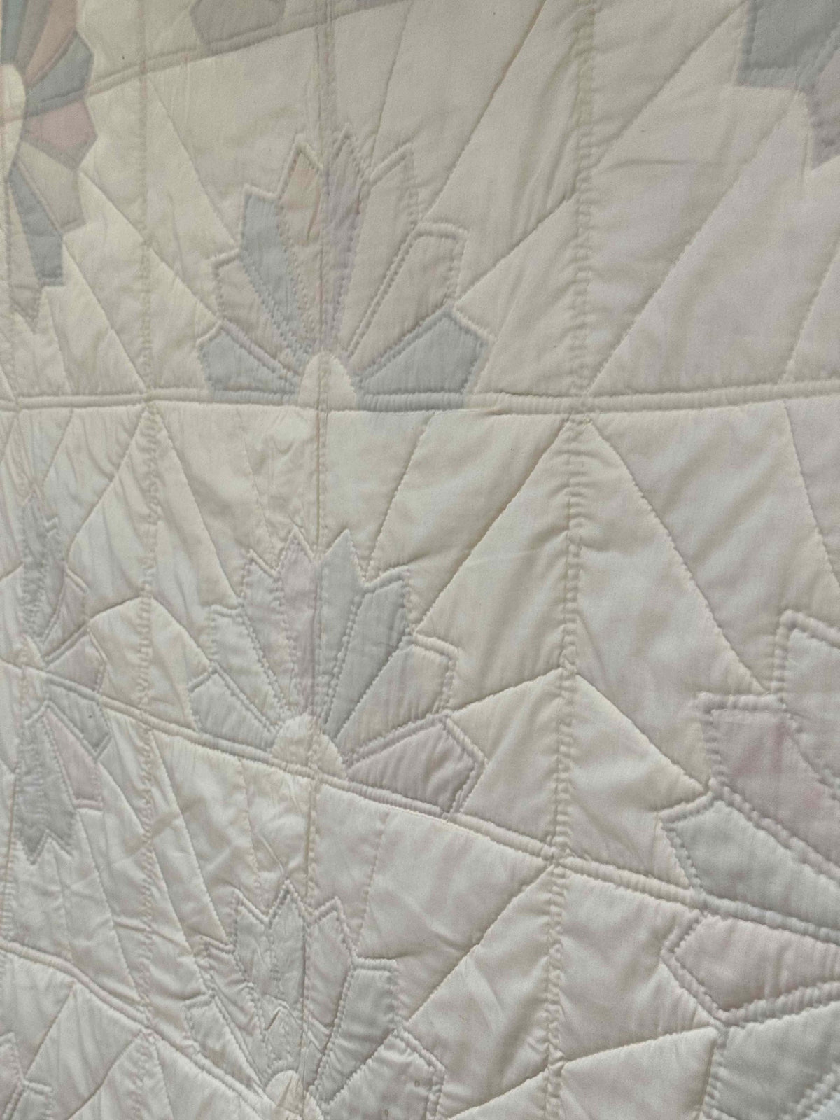 Vintage Quilt Scrappy Dresden Plate Variation
