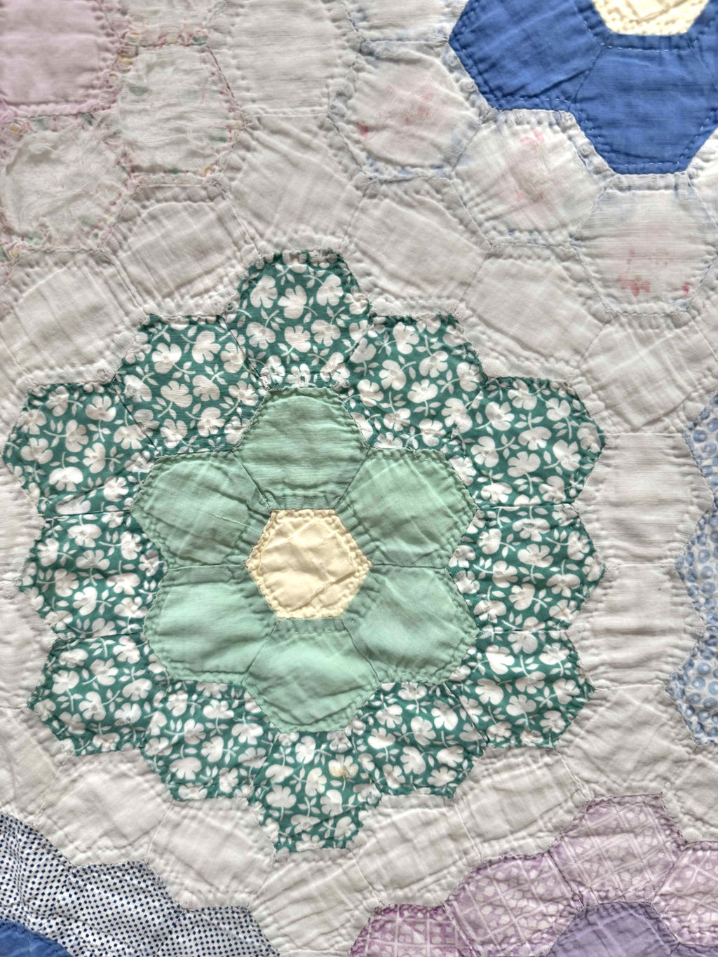 **SOLD Vintage Quilt Grandmother's Flower Garden SOLD**