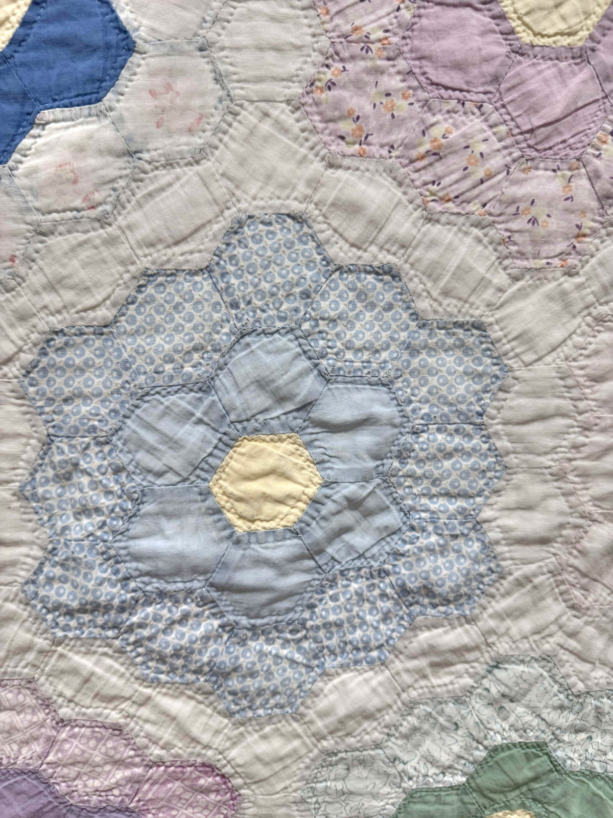 **SOLD Vintage Quilt Grandmother's Flower Garden SOLD**