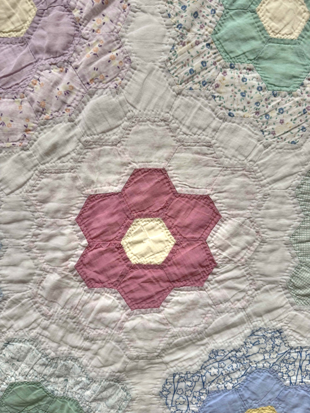 **SOLD Vintage Quilt Grandmother's Flower Garden SOLD**