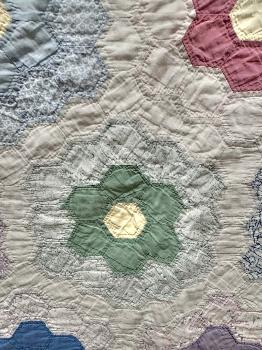 **SOLD Vintage Quilt Grandmother's Flower Garden SOLD**