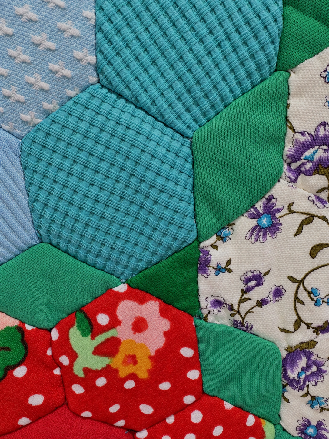 Vintage Quilt Polyester Grandmother's Flower Garden