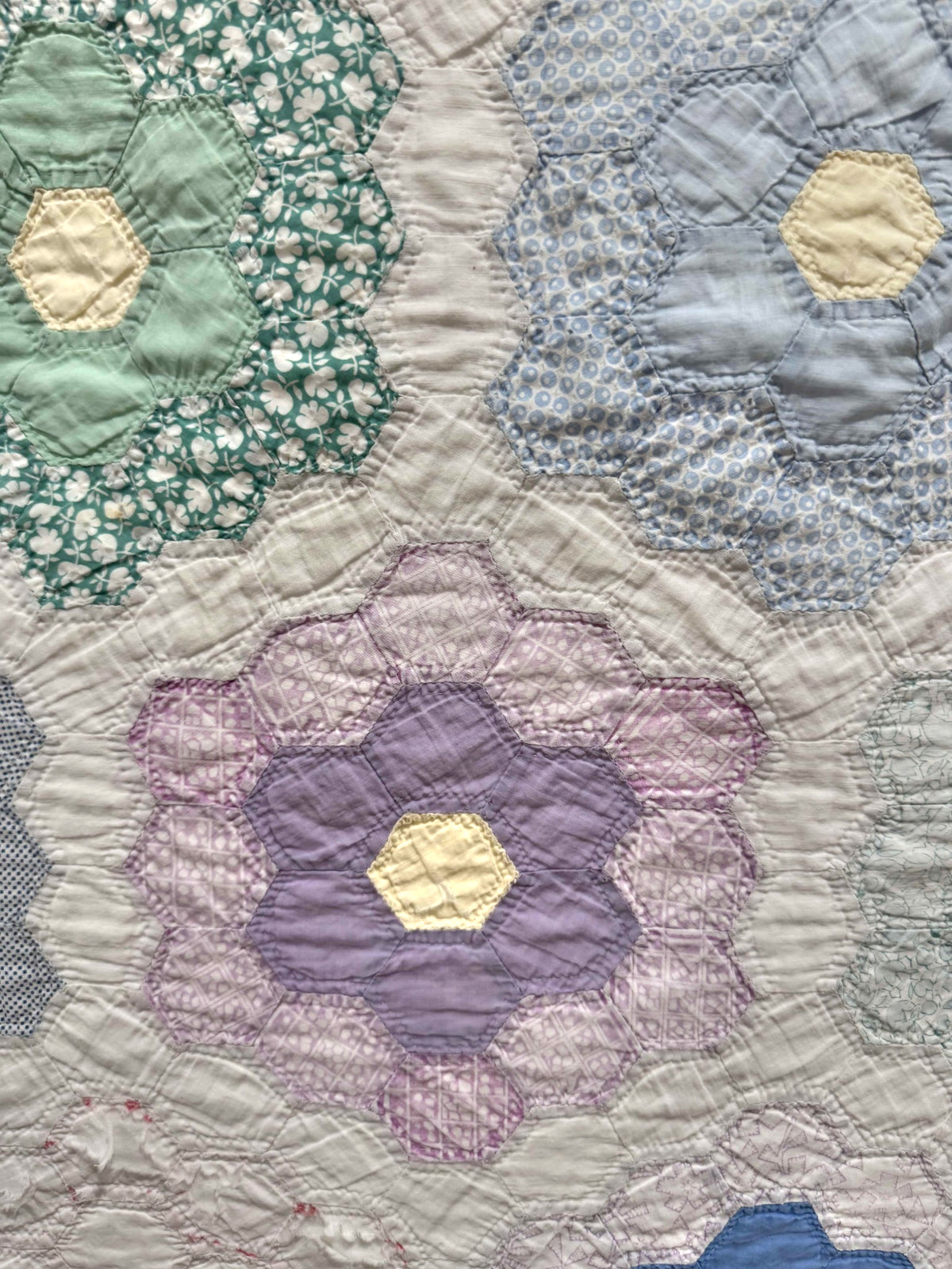 **SOLD Vintage Quilt Grandmother's Flower Garden SOLD**