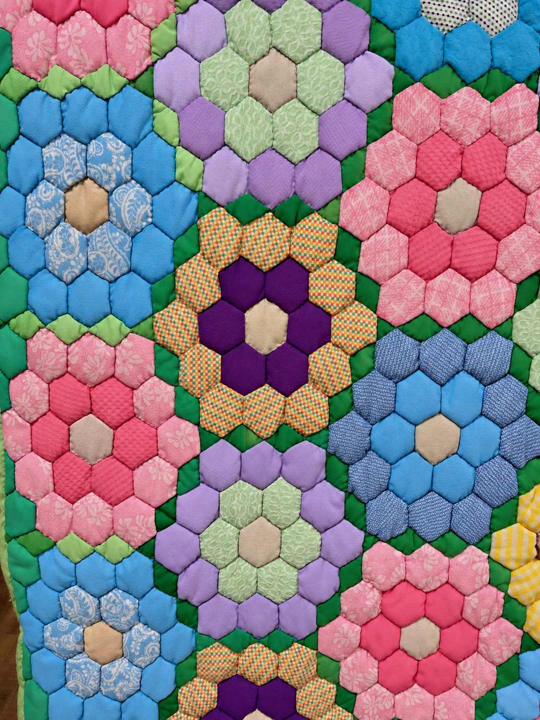 Vintage Quilt Polyester Grandmother's Flower Garden